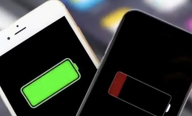 手机放在插头一边充电有危险（电源插口起火烧家）(4)