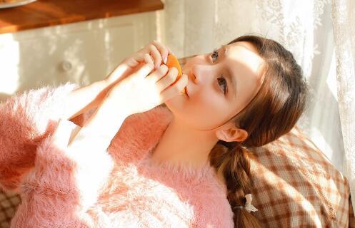 女朋友因为在意细节生气了怎么哄