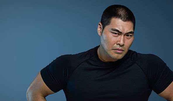 他出道15年没人认识，没想到因为“手撕鬼子”火了