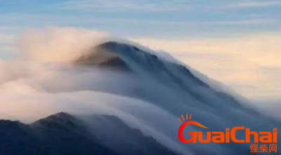 ​他强任他强清风拂山岗出自哪里？他强任他强清风拂山岗是什么意思？