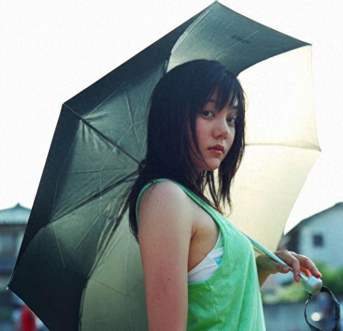 一代人的青春，周杰伦40岁生日快乐！唱歌之外，他的电影更加精彩