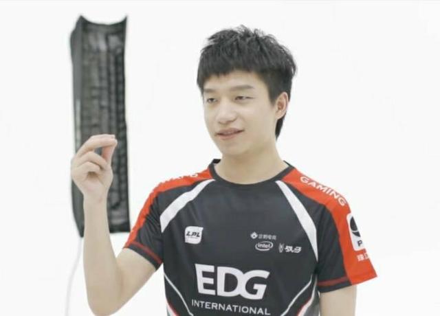 lpl英雄联盟选手编号（LPL职业选手编号前十都有谁）(1)