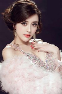 ​高兮妍，论颜值论身材，几乎难逢敌手，你给打几分