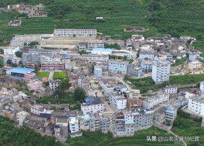 ​“柴虫”——三街彝族农村娃娃心中的美食