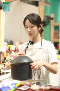 ​杨紫《亲爱的客栈》化身金牌调解员魔性神曲爆笑上线