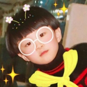 ​活捉一只“奶团子”！范丞丞童年照曝光 西瓜头小圆脸显呆萌