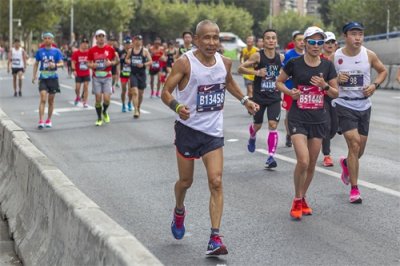 ​2019上海国际马拉松赛举行