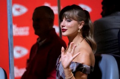 ​Taylor Swift雀斑装出街美图