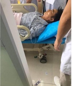 ​香港影星任达华在中山出席活动遇袭被捅