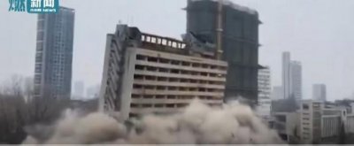 ​爆破专业毕业生亲手炸母校，还是给钱叫他来炸的