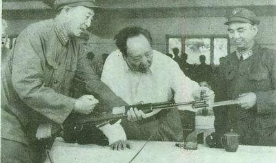 ​1949年，警察局长暗杀解放军司令，动手时发现对方竟是自己弟弟