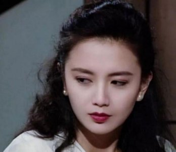 ​曾华倩旧照公开，巴掌脸配樱桃嘴，这才是真正“绝世美人”