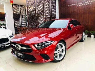 ​两年前坐车盖维权，后被曝负债数百万的奔驰事件女主，后来怎样了