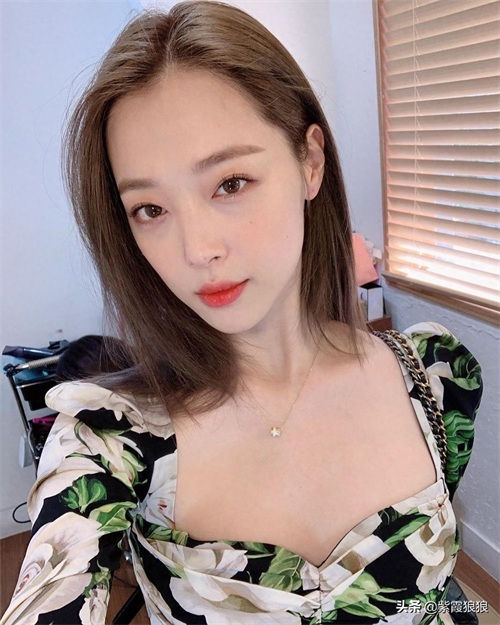 韩国女星崔雪莉超美照片