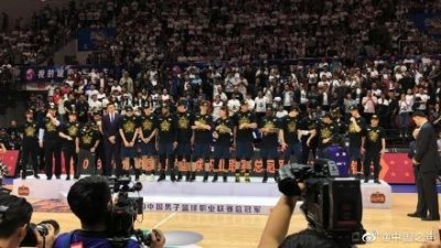 ​2018-2019赛季CBA联赛总冠军——广东东莞银行