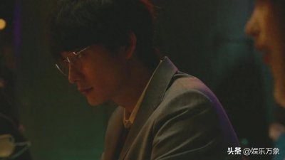 ​在酒吧被桃色诱惑了！阿拉伯王子被亲亲？