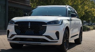 ​2025款林肯飞行员重新设计，内饰大改，更加协调