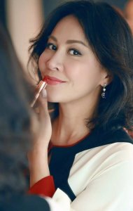 ​1988年，半只脚踏入豪门的刘嘉玲和许晋亨分手，20年后嫁了梁朝伟