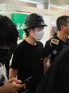 ​曾轶可道歉了：承认言行失当，工作或将暂停