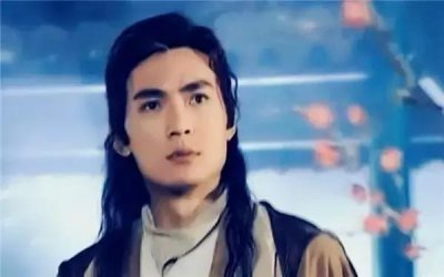 ​李小龙是他偶像，一代泡面头男神，为女儿净身出户，如今幸福美满