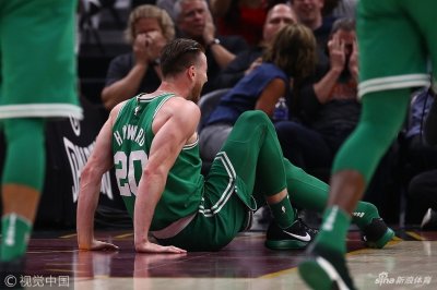 ​惨！海沃德脚踝严重骨折离场