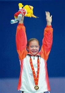 ​程菲：从“跳马女皇”到象牙塔“菲姐”，她是中国女子体操的一座“高山”