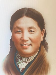 ​镌刻在心底的红色 ——记原玉树县女县长李玉珍