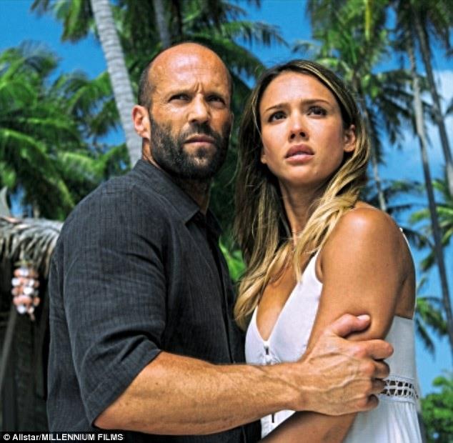 帅秃杰森、大美女杰西卡强强联手，《机械师2：复活》满血归来