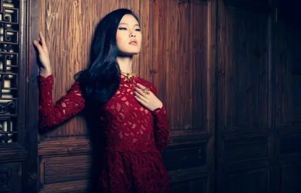 韩国小众服装品牌推荐（盘点十大韩国服装品牌）(4)_