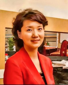 ​李修平：央视最美的“国脸”！自然与优雅交织，成熟与知性并存