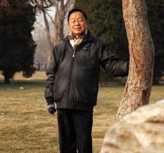 ​首届春晚导演黄一鹤：开创春晚40年辉煌，85年春晚让他直言不想活