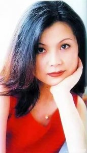 ​周冰倩隐退9年罕露面！当单亲妈妈风采依旧，皮肤紧致容颜不老