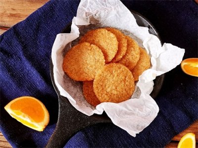 ​剩米饭变身金黄酥脆的「大米锅巴」又香又脆，小时候的最爱