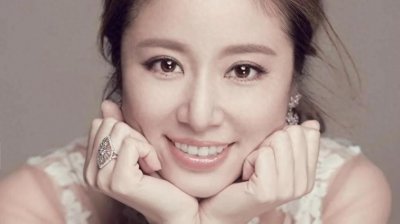 ​48岁林心如晒10年前后对比照庆生