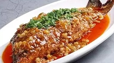 家常版红烧鲤鱼，做法简单，营养美味