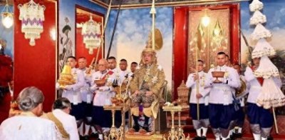 ​爱情故事错综复杂，爱上女保镖，泰国新国王“狗血”超乎你的想象