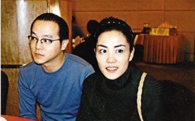 ​天后王菲坎坷的爱情故事原来第一任不是谢 霆锋也不是李亚鹏而是他