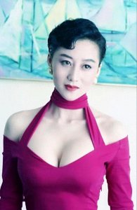 ​图片故事：颜值巅峰前辈NO.3——利智。