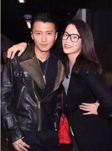 ​霍汶希：一手捧红谢霆锋，坚持未婚生女，她的故事比想象中精彩！