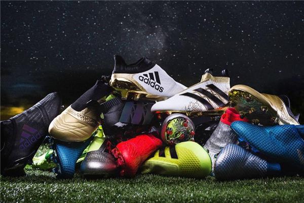 足球鞋和运动鞋的区别 差异很明显