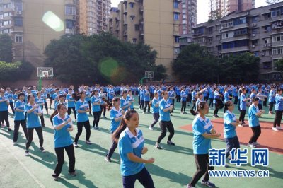 ​六十六中跆拳道舞比赛 看跆拳道与舞的创意“火花”