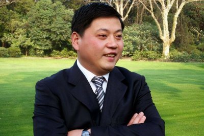 ​商业天才王均瑶，一个时代的符号