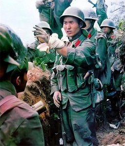 ​中越712炮战惨烈？一吨炮弹炸死一个越军：苏联顾问指挥反扑