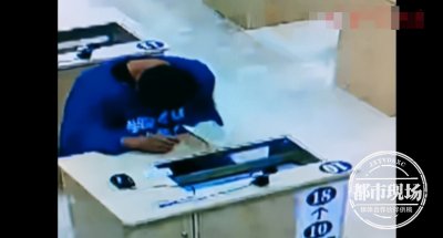 ​作弊天花板？男子科目三考试作弊，绞尽脑汁在口罩中藏摄像头