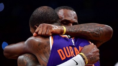 ​恭喜詹姆斯！杜兰特宣布加盟湖人，名嘴：NBA正式大结局
