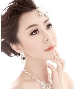 ​烟台化妆学校 爱玲- 给你美好未来