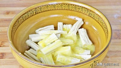 ​腐竹怎么做才好吃？老保姆教你一招，出锅太香了，营养下饭又解馋