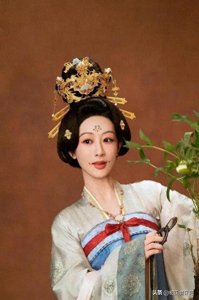 ​内娱古装修罗场：当＂馒头脸＂撞上＂抗老战士＂的玄学