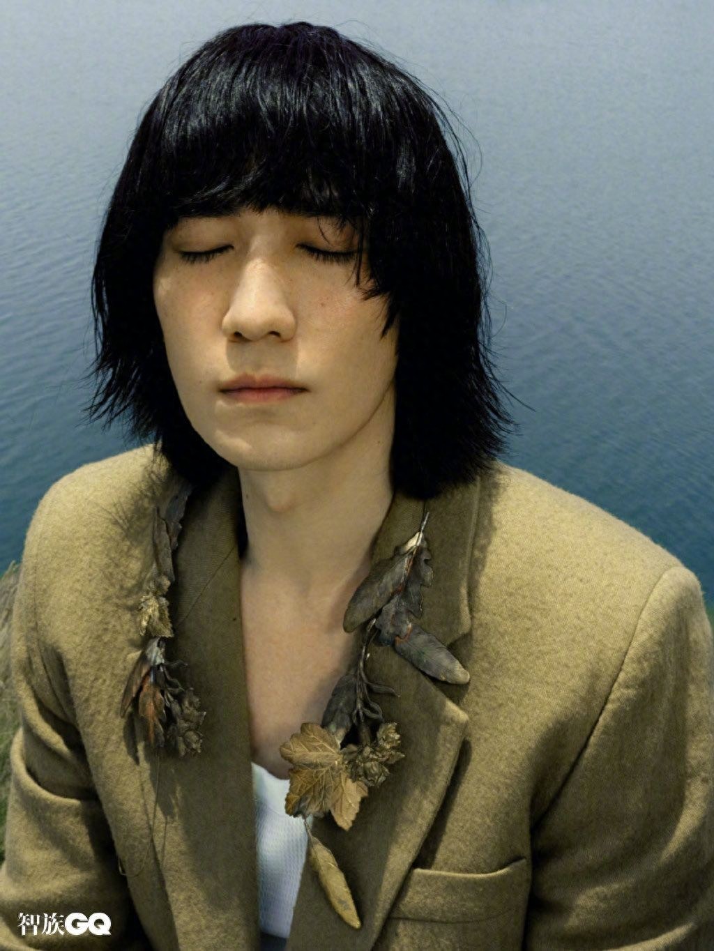 朱一龙拖把头造型，拖把头晒伤妆，复古文艺又带这些许温柔的朋克