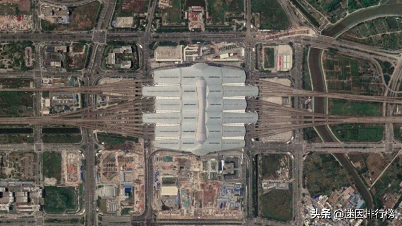 航拍动车D1751次(成都东-广州南)各车站,途经贵阳、桂林